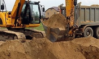 Выкопать яму экскаватором в Ленинске-Кузнецком от 920 руб. - 2Землекопа-Лнн