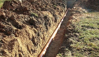 Копка траншей для водопровода в Ленинске-Кузнецком: цена за метр от 920 руб.